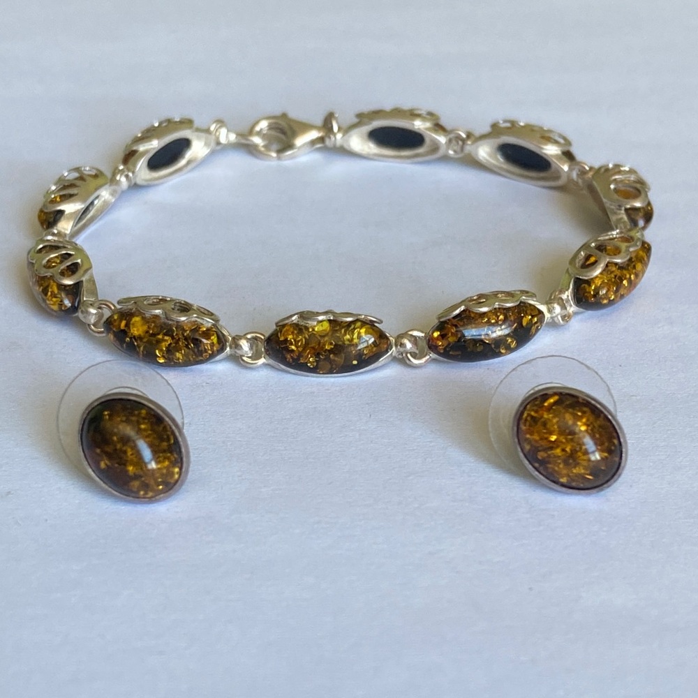 Elegant Silver and Amber Jewelry Set